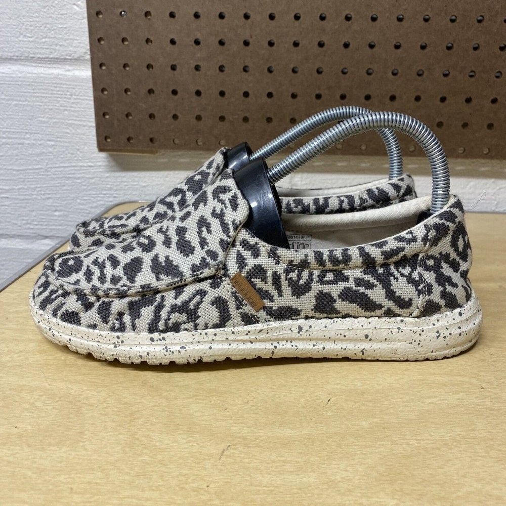 Hey Dude Misty Black Woven Cheetah Loafer Slip On Comfort Shoes Womans Size 7